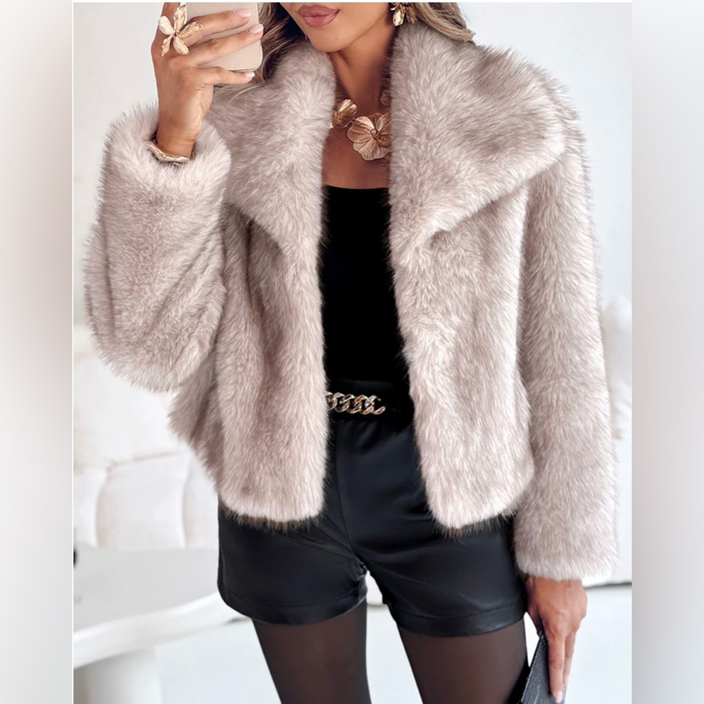✨ Faux Fur LUXE Cropped Jacket Khaki Crystal Accent Glam Luxe Sz S NWOT✨ - Picture 4 of 7